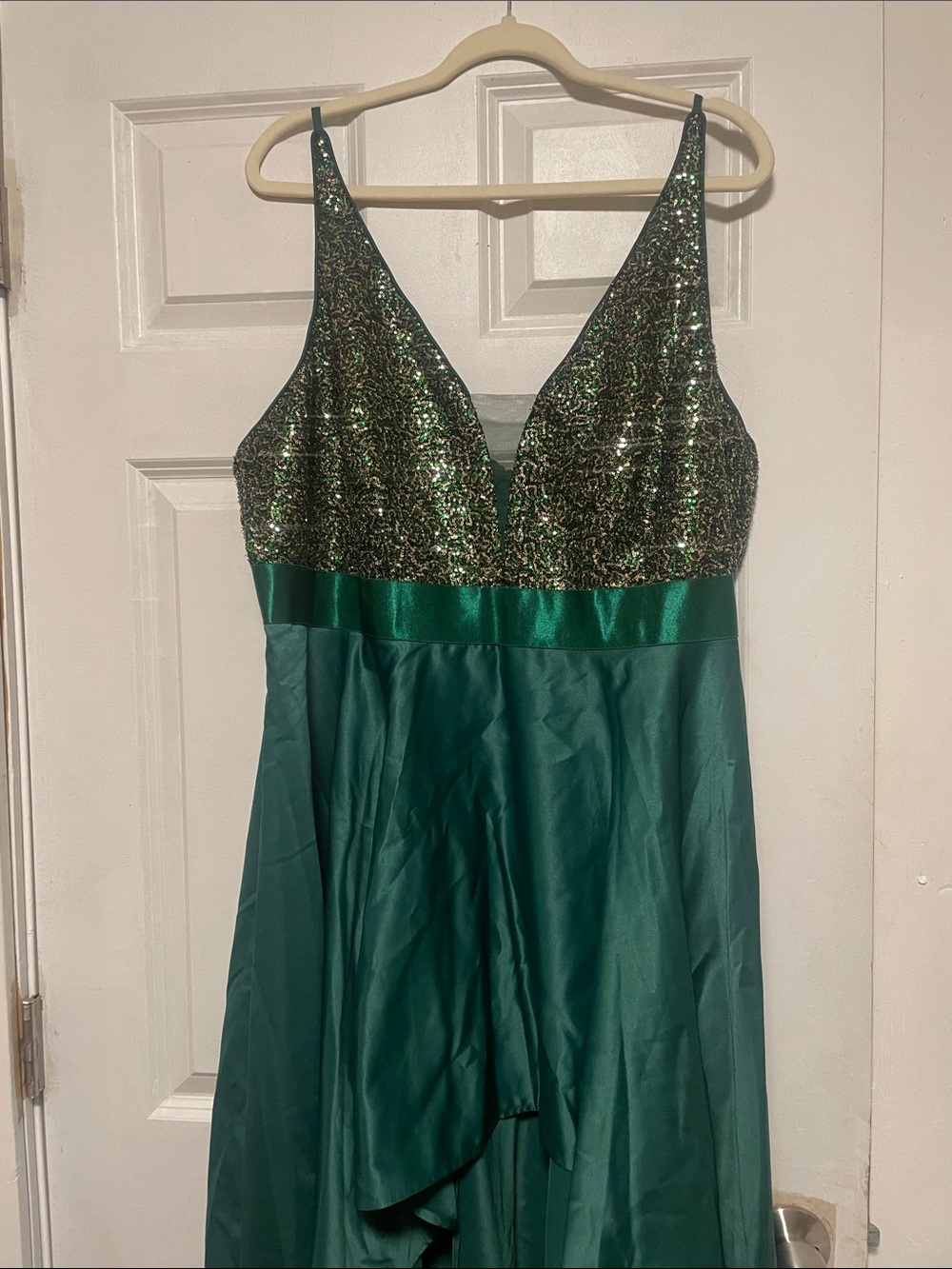 Green Sequin V-Neck Evening Dress